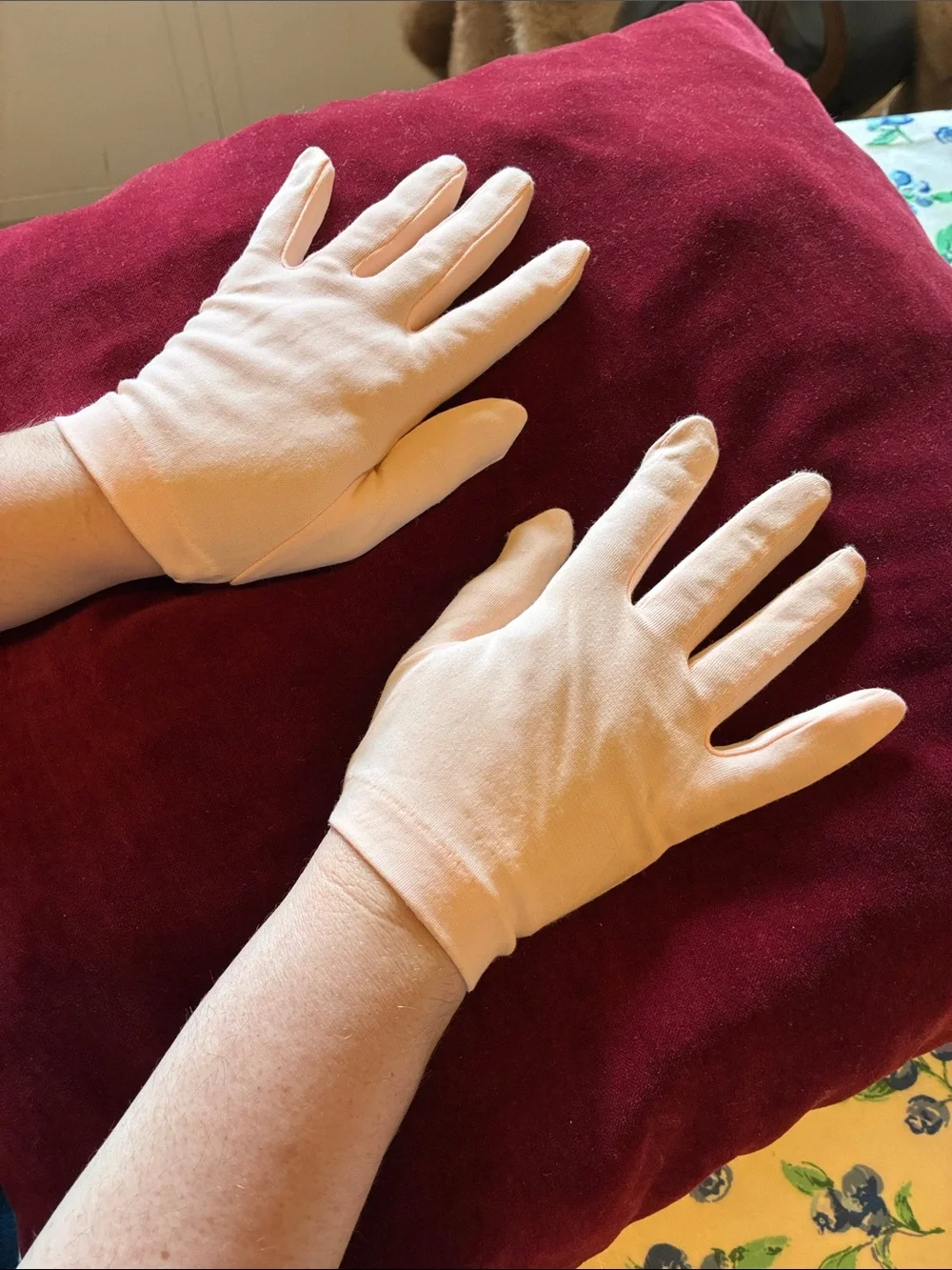 Vintage Pink Ladies Gloves